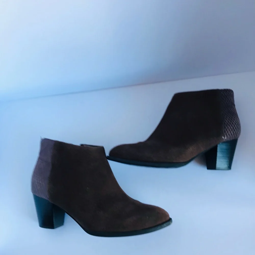 Vionic‎ Brown Ankle Boots